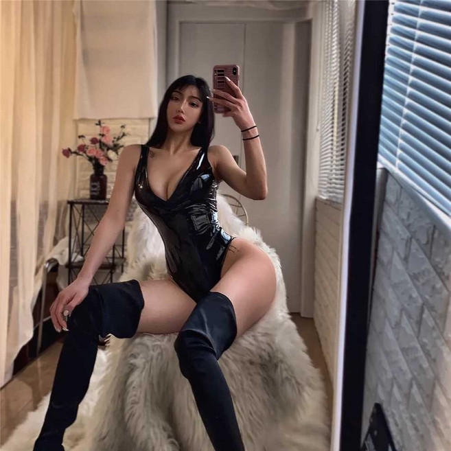 반짝이 광택 슬립 민소매 바디 점프수트 여캠 BJ 남친 커플룩 가랑이 지퍼 원사이즈 국내