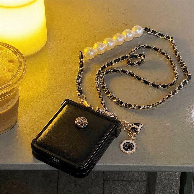 가죽폰커버 까멜리아폰커버 목걸이 힌지보호 지플립7케이스 Z플립7케이스