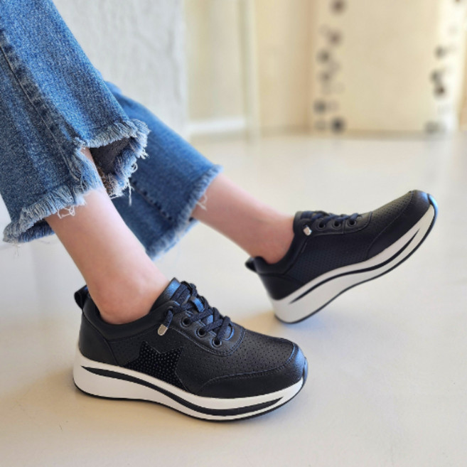 밴딩끈 펀칭 가죽 스니커즈 키높이 운동화 여성 신발 4cm