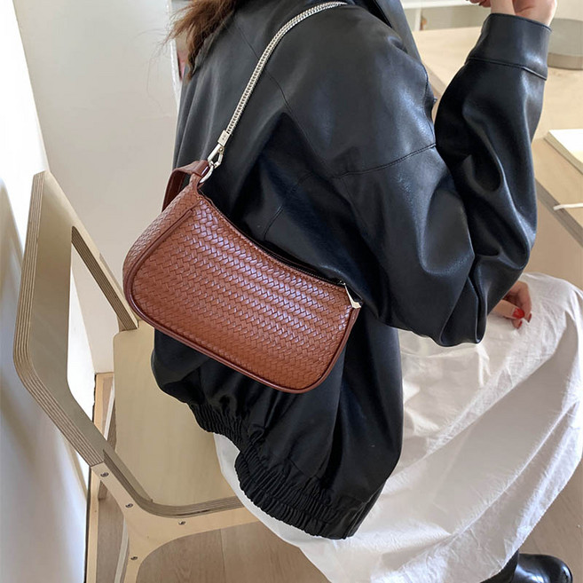 여성 데일리 숄더백 빈티지 체인 장식 가방