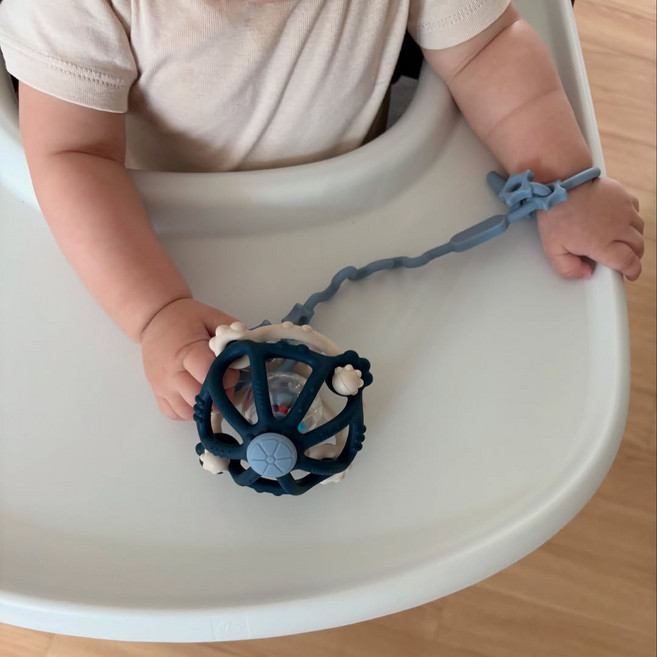 엔밀리밀리 젤리볼 말랑한 실리콘 치발기 딸랑이 아기 공, 밀크블루, 1개