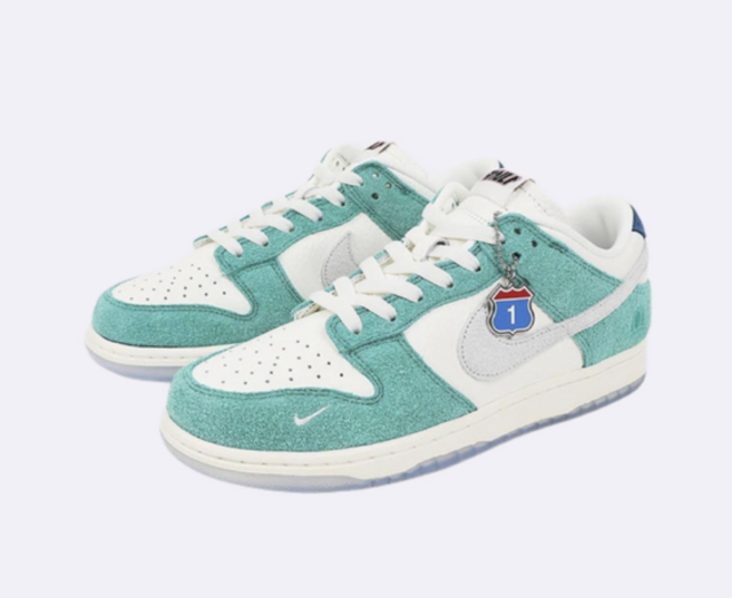 나이키 X 카시나 덩크 로우 로드 사인 캐치트렌디