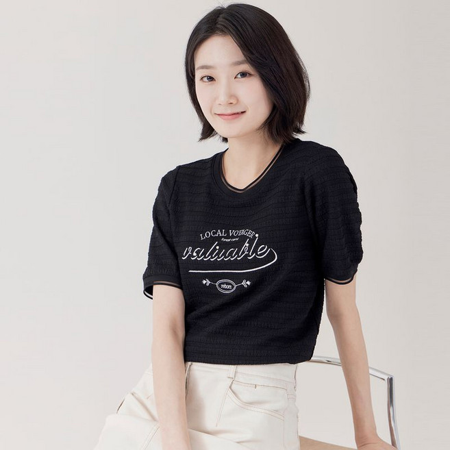 지센 (2컬러) 투명사 시보리 배색 자수 포인트 라운드 반팔 티셔츠 LFTSP305 598262