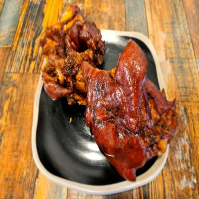 경화시장 방구족발 100%국내산 통족발 뒷다리 1.3kg (1.5kg이상 마늘소스포함), 1.7kg, 1세트