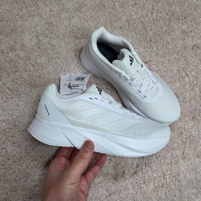 아디다스 듀라모 남녀공용 발볼 넓은 런닝화 화이트