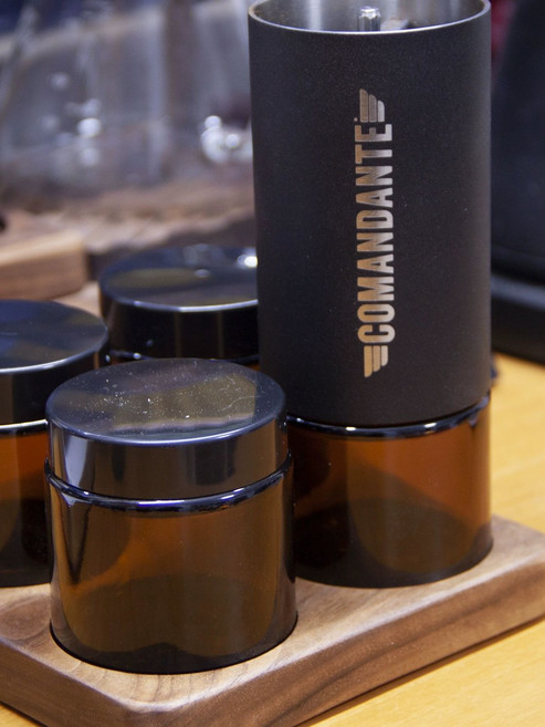 코만단테 C40 MK4 니트로 블레이드 블랙 / 원두커피 그라인더, 1개, 3단 호두나무 받침대 3개 포함