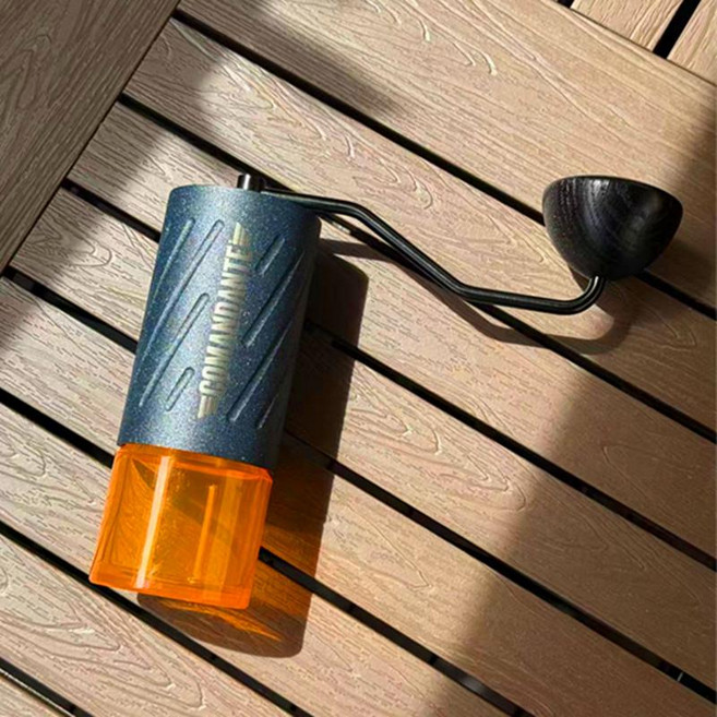 코만단테 수동 커피 그라인더 핸드밀 C40 C60 X25 캠핑용 원두 분쇄기, 1개, C60 아쿠아틱블루