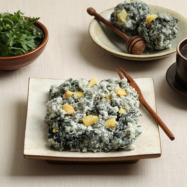 쑥버무리떡 부드럽고 담백한 국산 해풍쑥 버무리떡 쑥떡 600g, 200g, 3개
