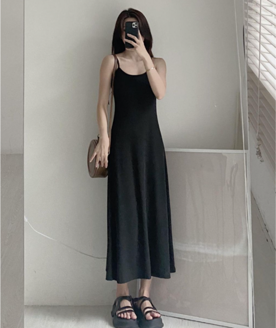 여성용 소프트 끈나시 절개 플레어 롱 원피스