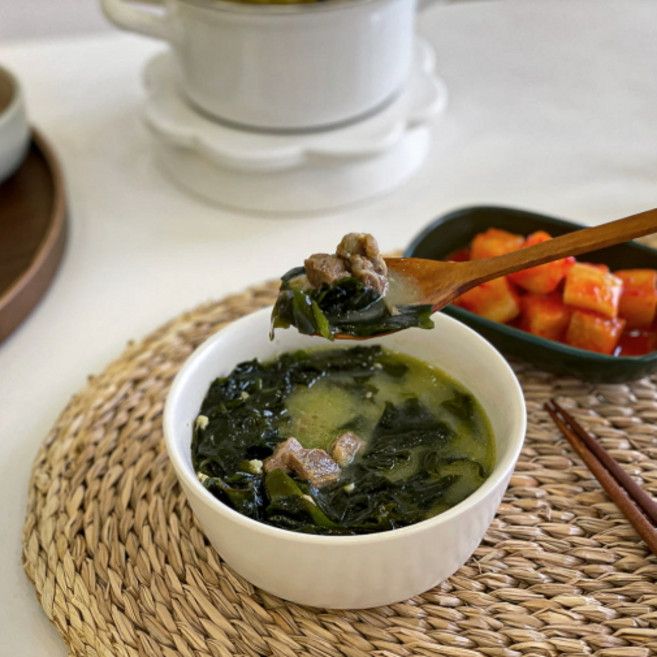 [ 미친미역 ] 한우소고기 미역국 반조리 밀키트 200g (2-3인분) 국 간편식, 1개