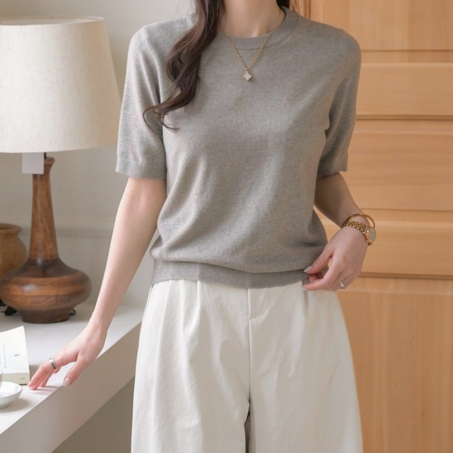 데일리앤 러빈 부드러운 여성 기본핏 얇은 반팔 니트 티셔츠 출근코디 하객룩 봄 여름 가을