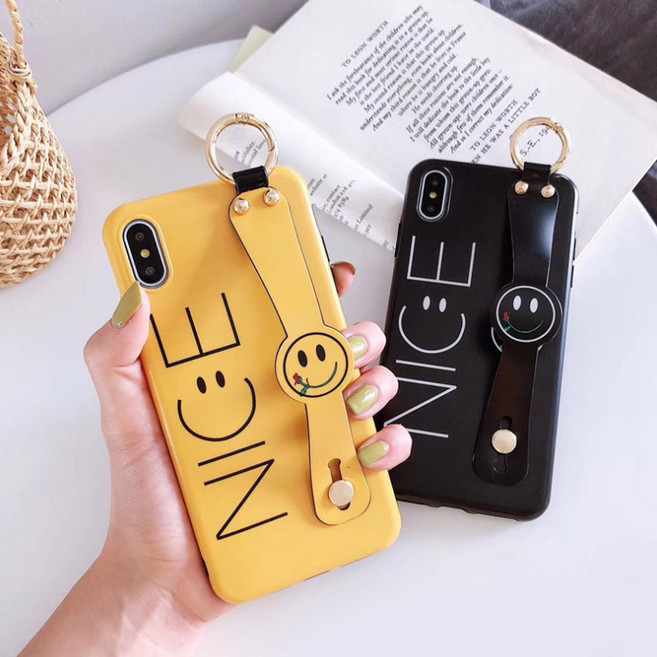 한 손에 착 감기는 핸드스 트랩 스마일 커플 케이스 아이폰 7 8 플러스 X XS