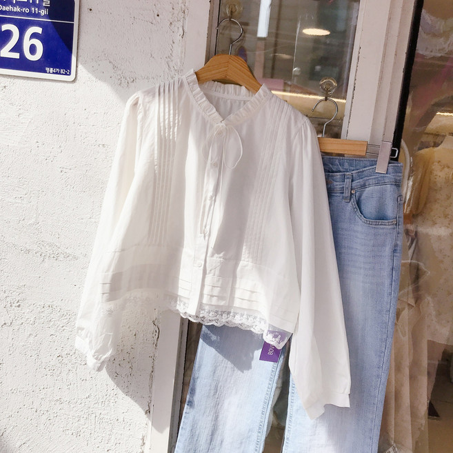 밑단 레이스 핀턱 블라우스