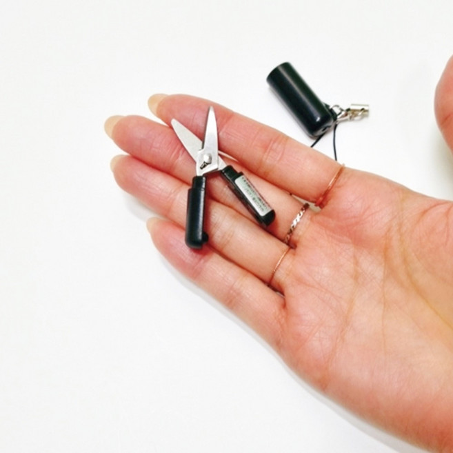 휴대용미니가위 초미니 초소형 실밥제거 다꾸 안전캡포함 다용도 가위, 블랙