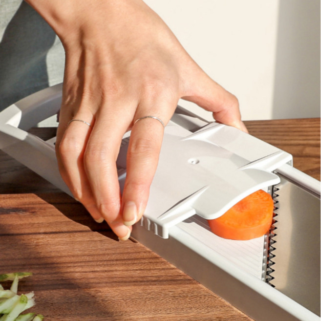 무핑 3단 굵기 조절 강판 안전 홀더 제공 양배추 채칼 감자 오이 무 당근 슬라이서, 1개, 화이트