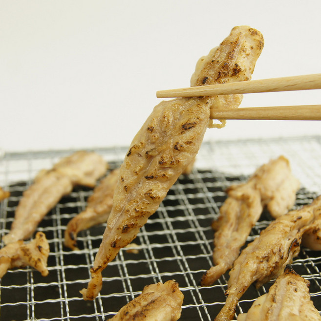 쫄깃한 소금구이 닭목살 300g 냉동 국내산 닭특수부위 캠핑 술안주 세세리, 1개