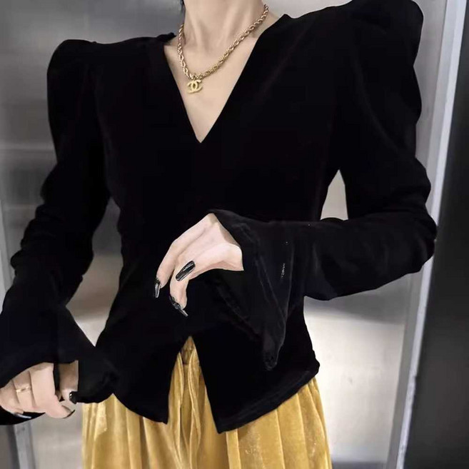 여성 파워숄더 V넥 긴팔 벨벳 블라우스 블랙 벨로아 셔츠 탑