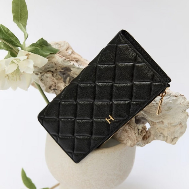 헤지스 심플 골드 포인트 퍼피로고 여성 장지갑