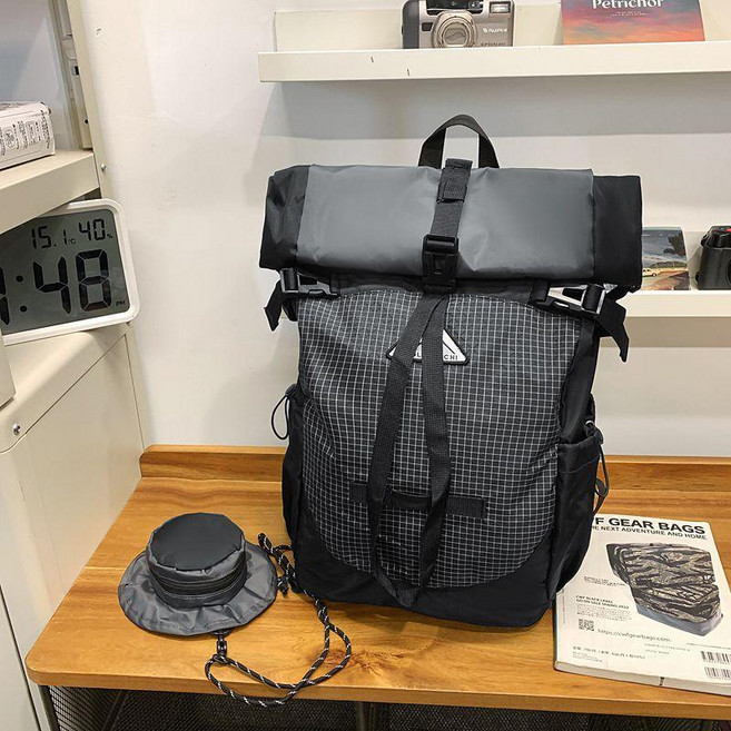 徒步雙肩包 輕便防水大容量登山包 旅行書包 運動戶外大學生揹包, 黑色雙肩