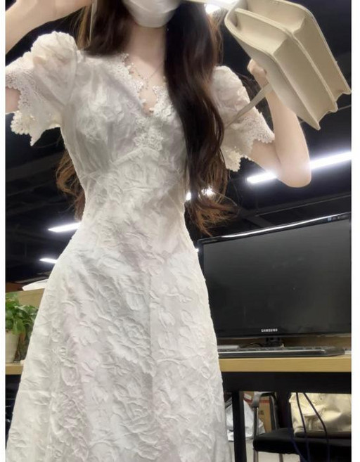 法式V領碎花蕾絲公主連衣裙, 白色7175