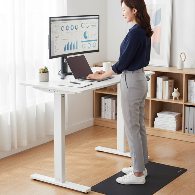 [KC인증] 씽크라이프 튼튼한 대형 전동 모션데스크 높이조절 스탠딩 책상 사무용 게이밍 재택근무, 화이트