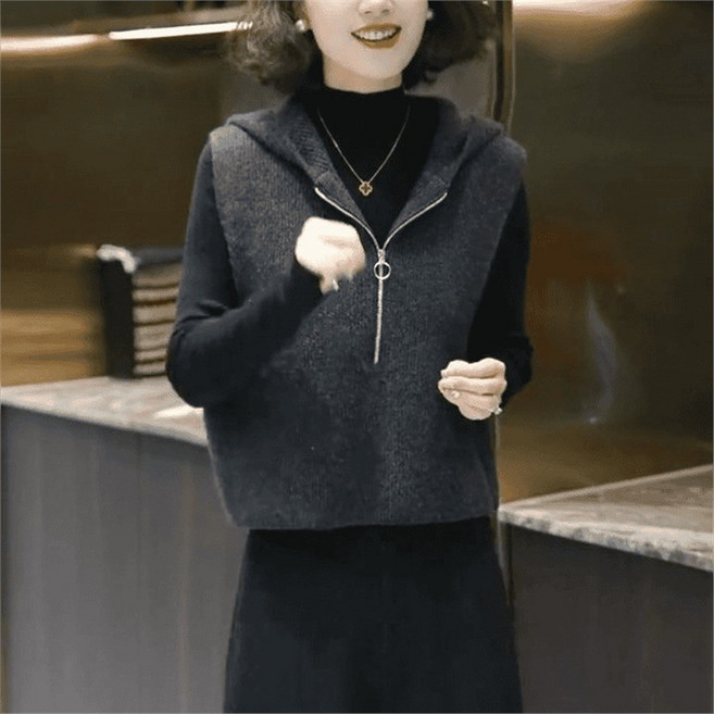 【慵懶顯瘦】針織馬甲 針織衫 毛衣 上衣 女裝 半拉鍊連帽設計 純色簡約 秋季內搭 寬鬆舒適 時尚疊穿