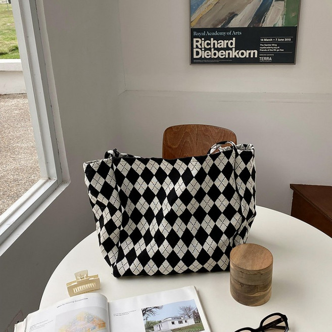 아가일 체크 숄더 백 가방 겨울 가을 패션 에코백 스쿨룩 데일리 대학생 캠퍼스 빅사이즈