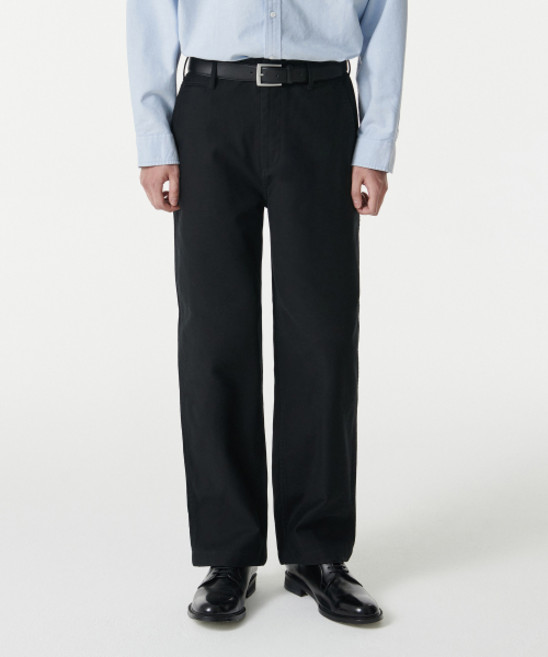 무신사 스탠다드 백 사틴 테이퍼드 오피서 팬츠 블랙 MMDPC3Z14-BK 505958