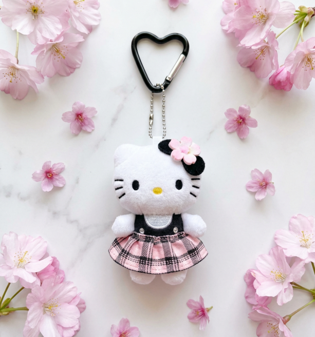 헬로키티 패션 인형 가방 키링 귀여운 캐릭터 자동차 키홀더 체크스커트룩