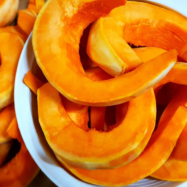 달콤하고 진한 손질된 늙은호박 1kg, 1박스