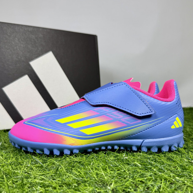 아디다스 주니어 축구화 F50 클럽 벨크로 TF 끈없는 찍찍이 맨땅용 인조잔디용 키즈 어린이 풋살화