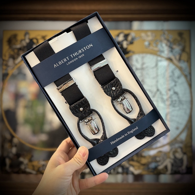 영국수입 알버트서스턴 올블랙 크로커다일 Y30mm 2WAY 클립 단추 혼용 멀티 Y형밴드 서스펜더 멜빵 Y타입 3점고정 튼튼한 오래쓰는 고급 선물포장 웨딩 남녀공용