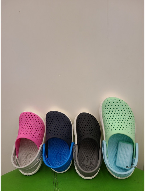 크록스 정품 NC고잔 라이트라이드 클로그 아동 여름샌들!! 쿠션이 말랑말랑 아이들이 좋아해요 205964 4종