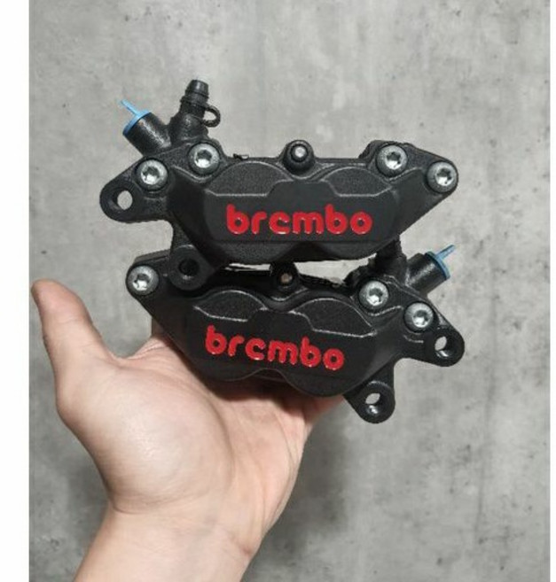 Brembo 對四卡鉗, 1個, 黑底紅對二螃蟹