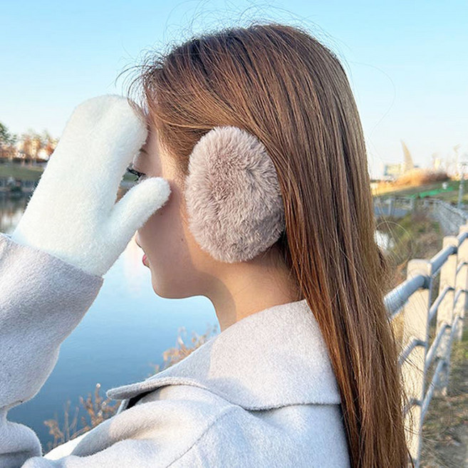 예삐스토어 분리형 귀마개 페이크 퍼 끈없는 귀마개 똑딱이 토끼털 딱풀이, 1개, 연브라운