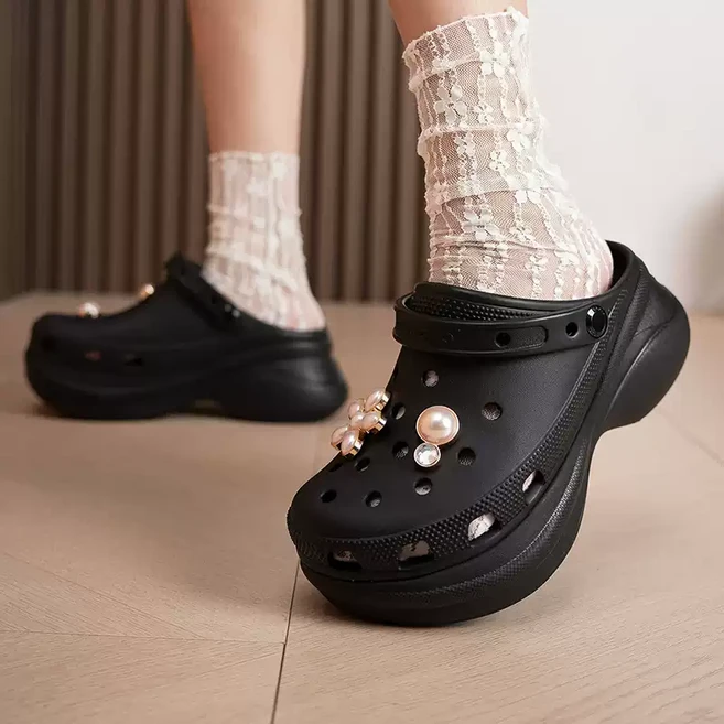 크록스 베이 여성 키높이 클로그 샌들 블랙 COCOBLANK신발악세서리증정