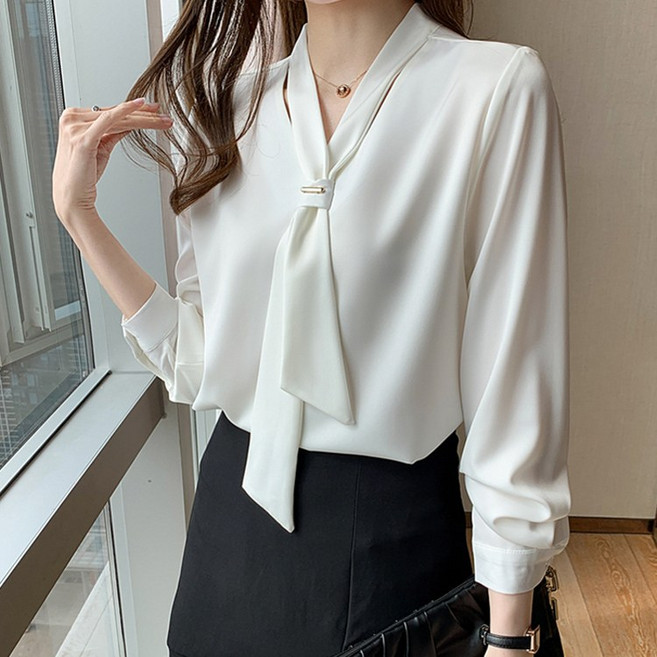 로렌미 메탈장식 타이넥 블라우스 S250806FW-15