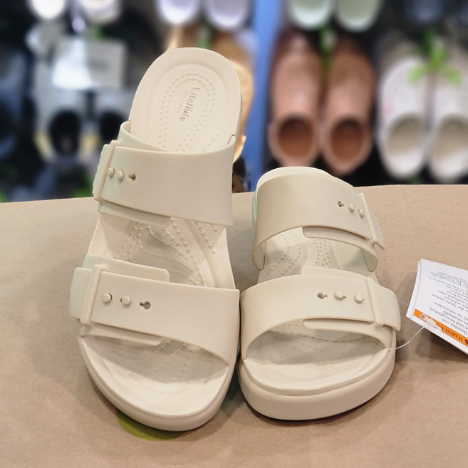 크록스 [2001아울렛중계점] 우먼 브루클린 버클 로우 211215-0LH