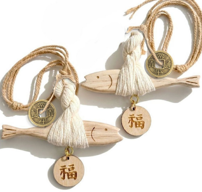 블랑시아 액막이 명태 차량 선물포장 엽전 자석 증정 룸미러 명주실, 1세트, 원목