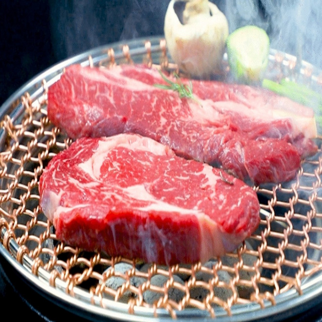 [품질보장] 당일작업 국내산 1등급 소고기 등심, 2개, 200g