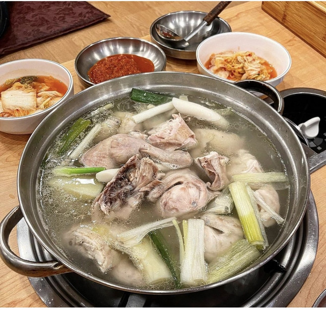 닭한마리 밀키트 2인분 맑은 육수 칼국수 포함