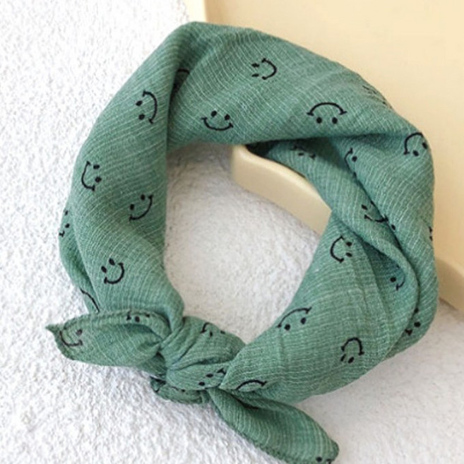 1+1 유아 아동 쁘띠스카프 빕 간절기 어린이 미니손수건 JUN팩토리 어린이집 답례품 유치원 행사품 생일선물, 1개, 스마일-그린2P