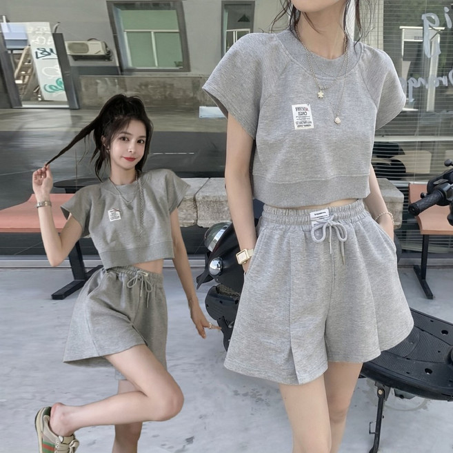 【梨卡】隔日到貨 女裝【套裝】上衣 短褲 短袖 短版寬鬆 休閒套裝 韓版上衣 運動短褲 夏季套裝HZ062