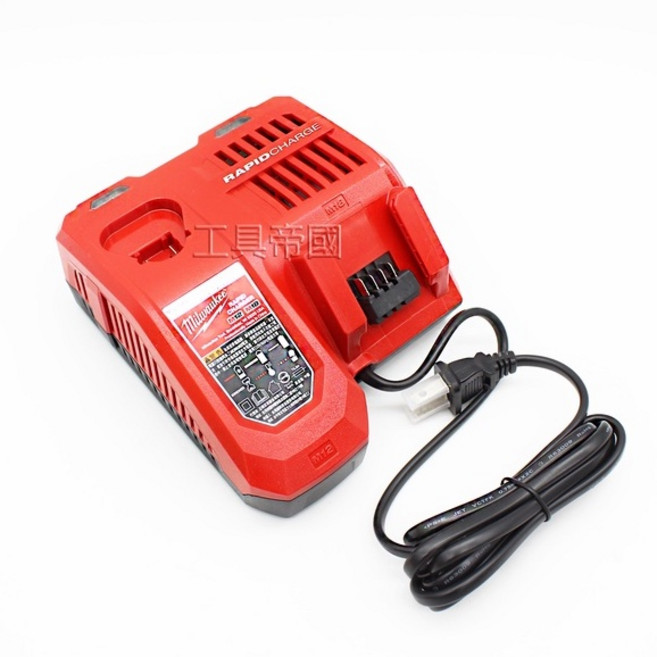 Milwaukee 美沃奇 M12-18FC 12V/18V 兩用快速充電器, 1個