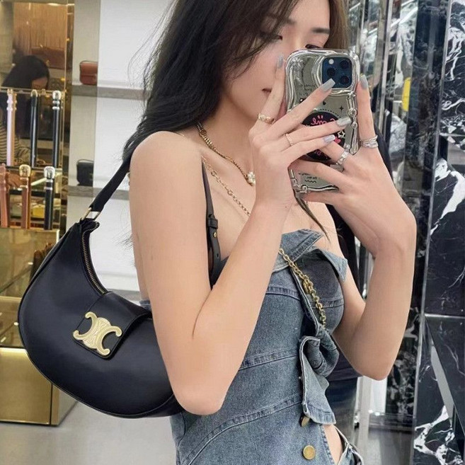 여성 숄더백 레트로 스타일 크레센트 디자인 데일리 가죽 숄더백 고급스러운 분위기 여름 캐주얼 가방 선물용 20대 30대 활용도 높은 실용적인