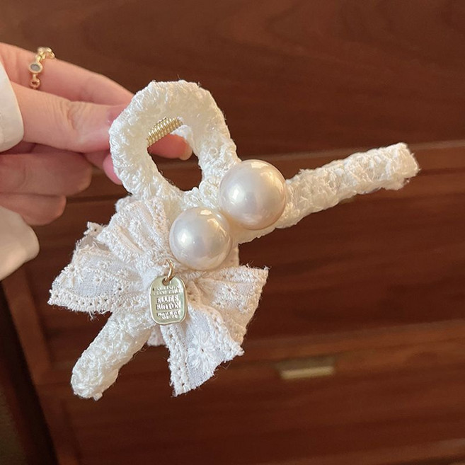 珍珠蝴蝶結蕾絲髮夾