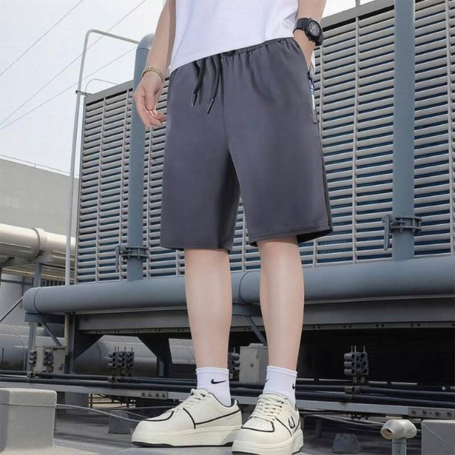 運動短褲男生夏季輕薄透氣冰絲涼感短褲大尺碼吸濕排汗速乾運動褲彈性寬鬆沙灘褲沙灘鬆緊腰褲登山休閒工作褲跑步羽球騎車籃球寬褲