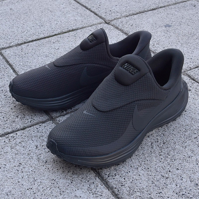 나이키 레볼루션8 이지온 끈없는 남성 러닝화 블랙