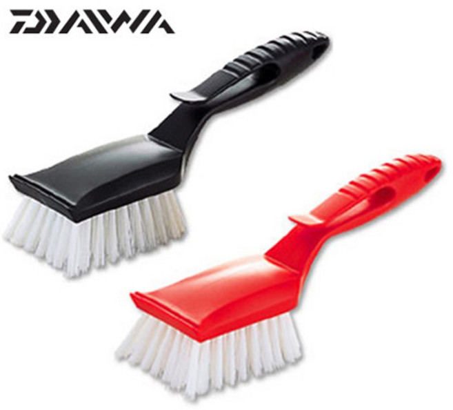 [낚시장터] 다이와 스크래퍼 브러쉬 밑밥통닦기 낚시용품 밑밥통청소 다이와 정품, 랜덤(블랙/레드), 1개