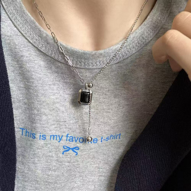 925실버 유니크 감성 블랙스톤 실버 목걸이 데일리룩에 시크 포인트